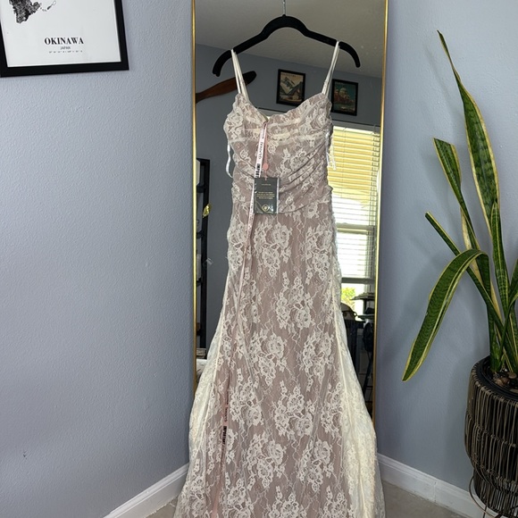 House of CB ‘Artemis’ Vintage Cream Lace Maxi Dress NWOT - Picture 9 of 9